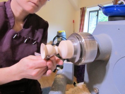 Turning the top finial for the bauble